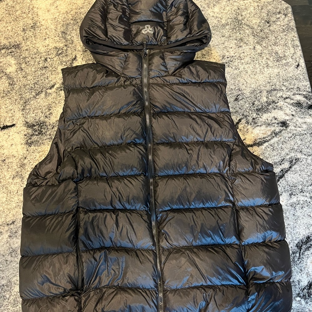 Aritzia The Little Puff vest large